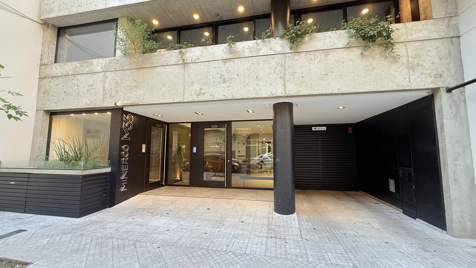 Sarmiento 1225 Piso  8 Unidad 2