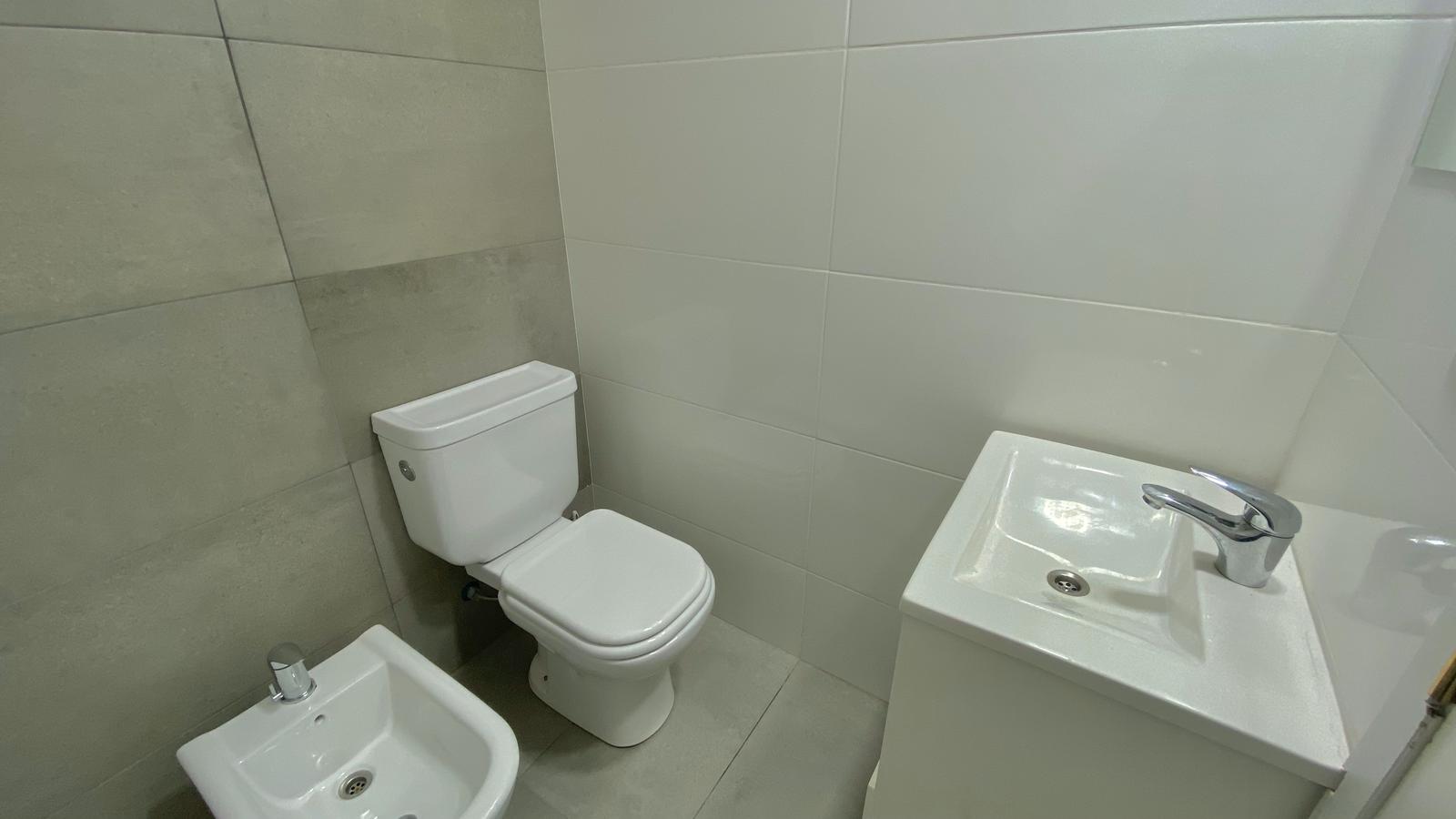 7262282_15313815501834720435013482306757432906855450933984359851545781993025631927259