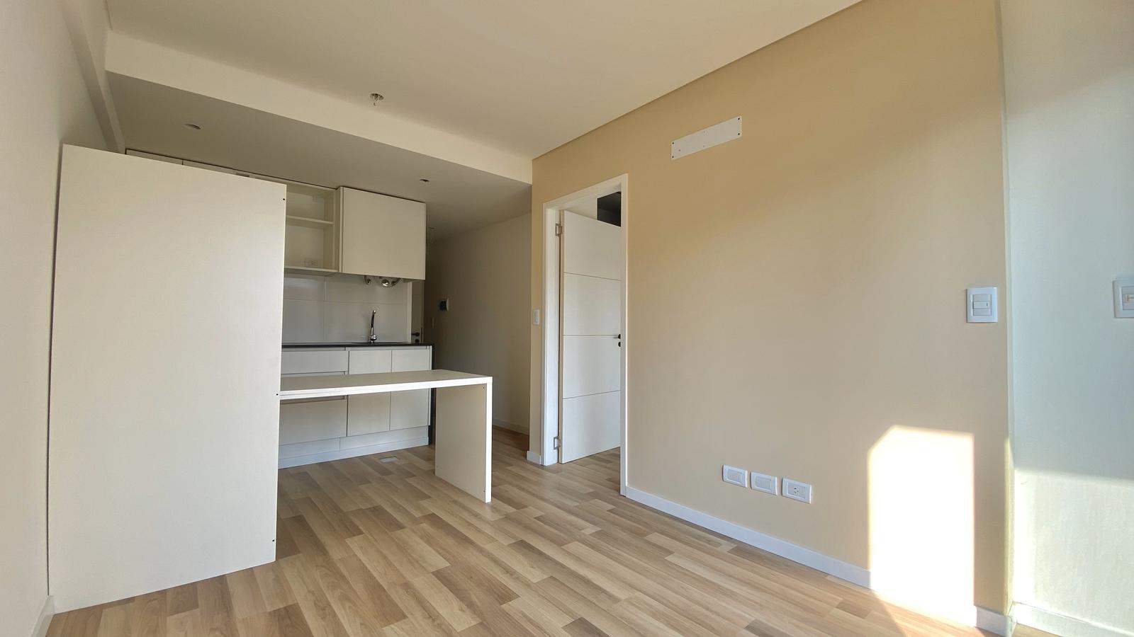 7262282_42827681456764708578798214766262395954542423500032530410991305538402666033858