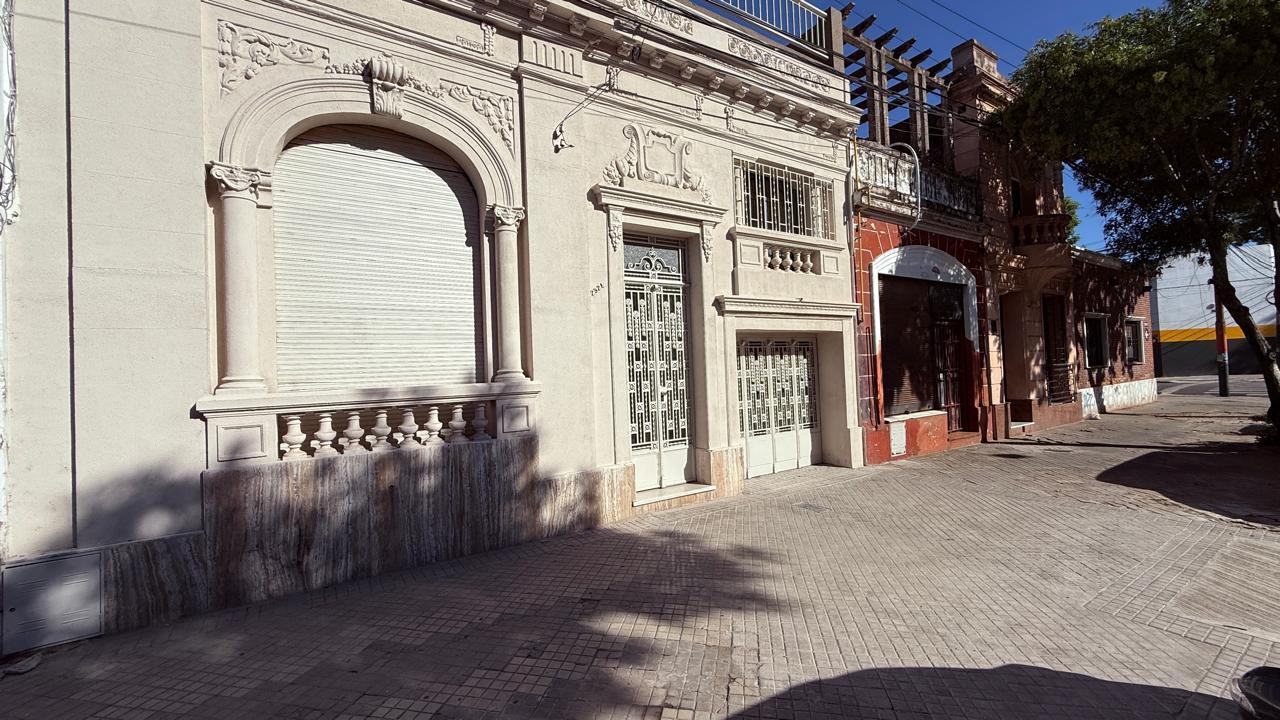 Sarmiento 2320 – Reciclado – Abasto