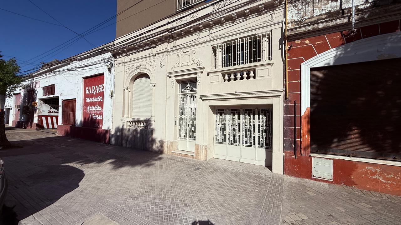 Sarmiento 2320 – Reciclado – Abasto