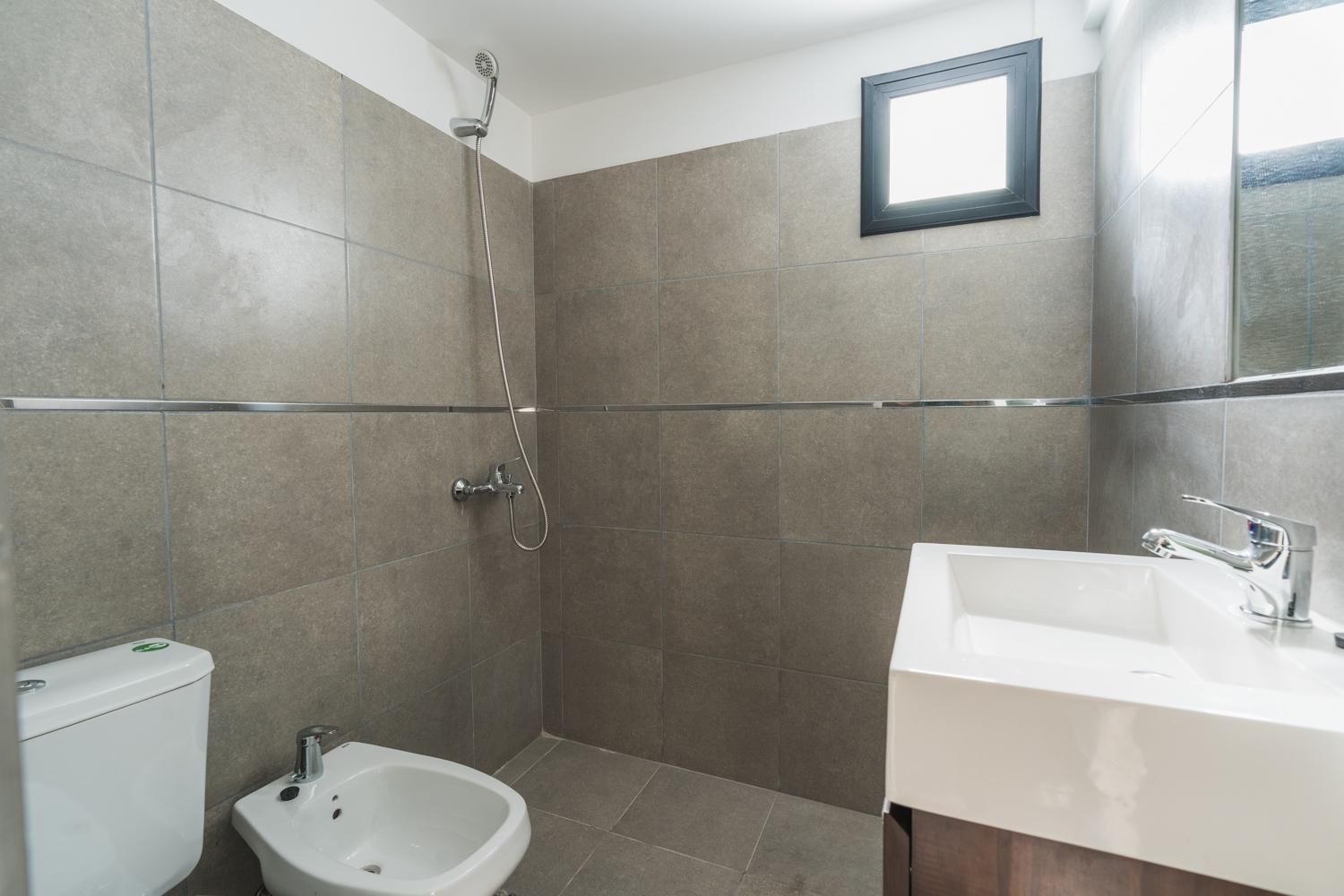 76619477780217708254330664760816136702214547120460989067319133831374904559493