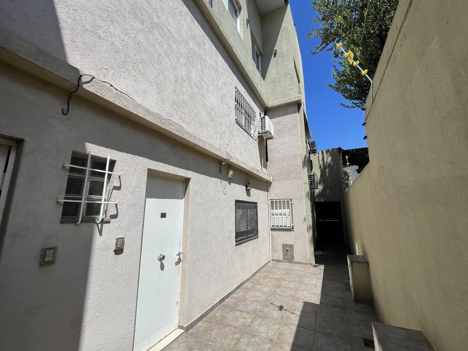Ovidio Lagos 2548 Piso 1 Departamento 2