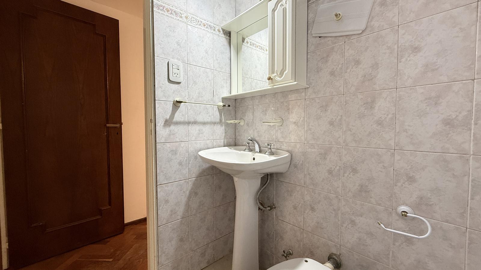 7776873_75871798812424812102475453940857111959601932502819990690729397130384320770498