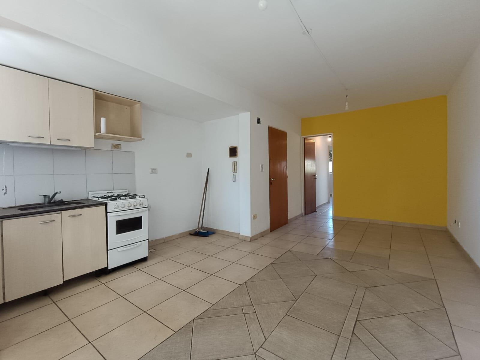 1 de mayo 2511 Piso 2 Departamento A