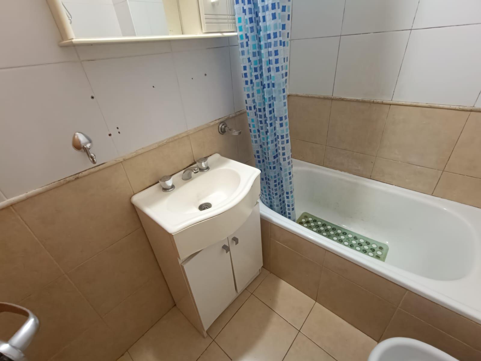 1 de mayo 2511 Piso 2 Departamento A