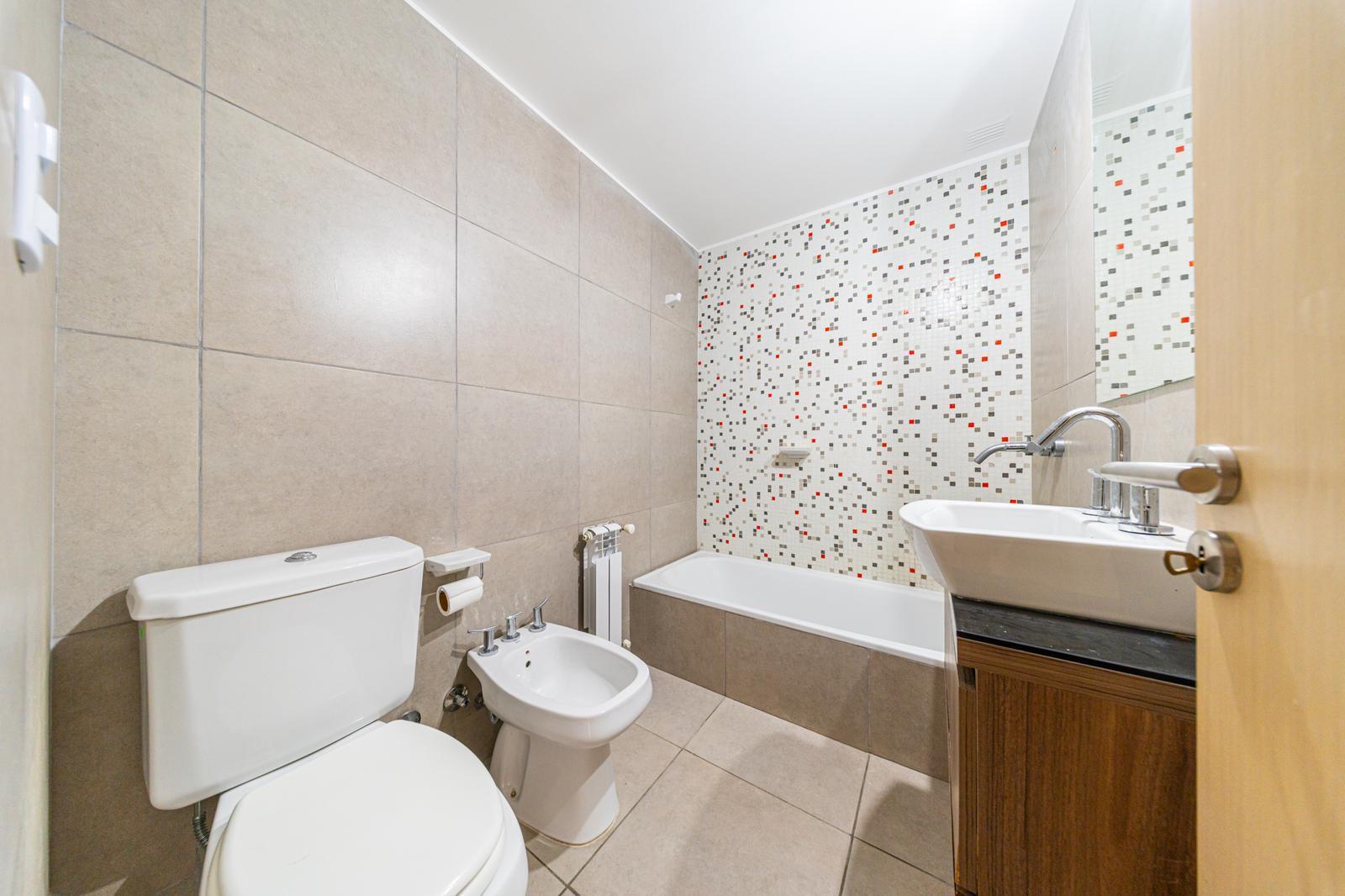 7815849_110497812631127348195420423036616942815347953217013182421928130603307816841576