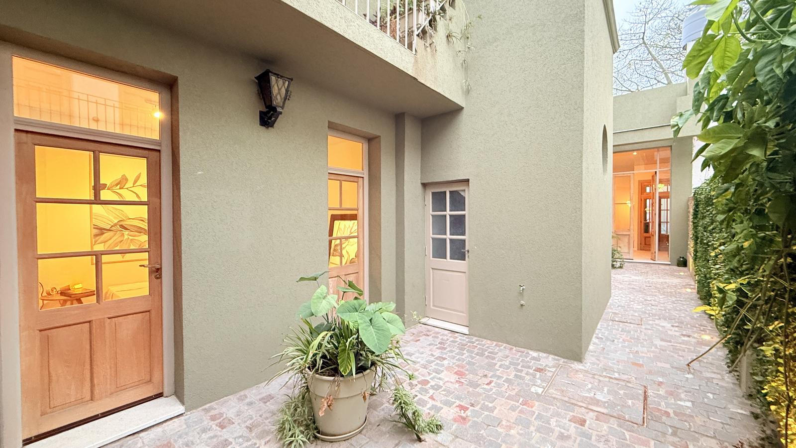 Ricchieri 487 – Casa Reciclada De Autor