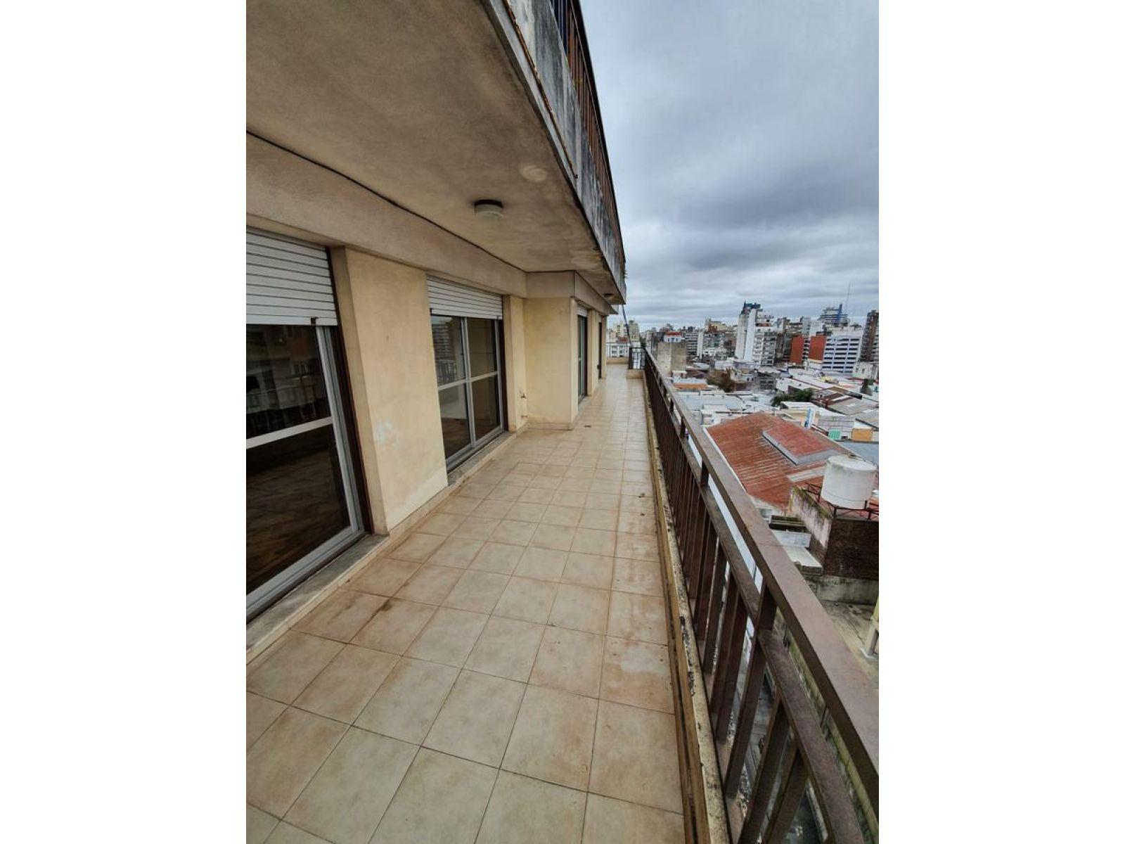 San Luis 931 Piso 10 Departamento B