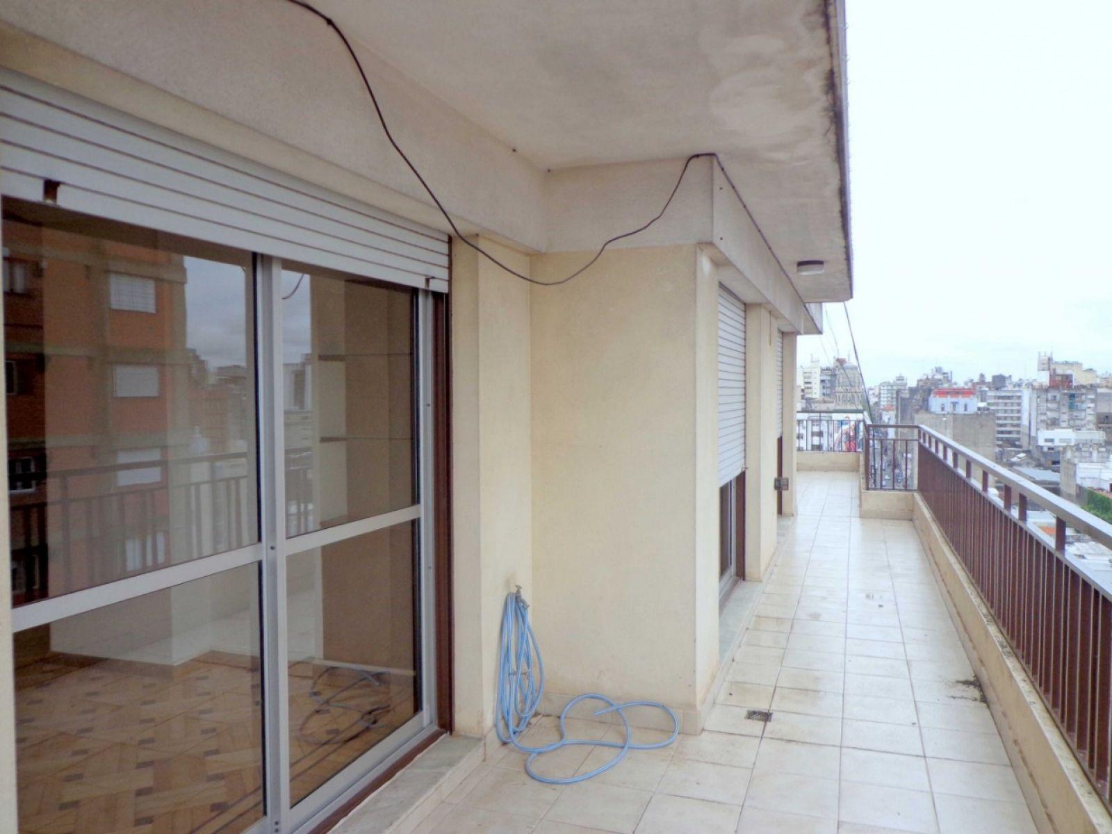 San Luis 931 Piso 10 Departamento B