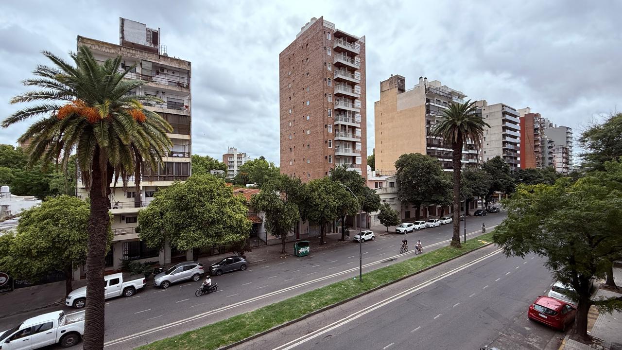 Francia 957 Piso 3 Departamento A