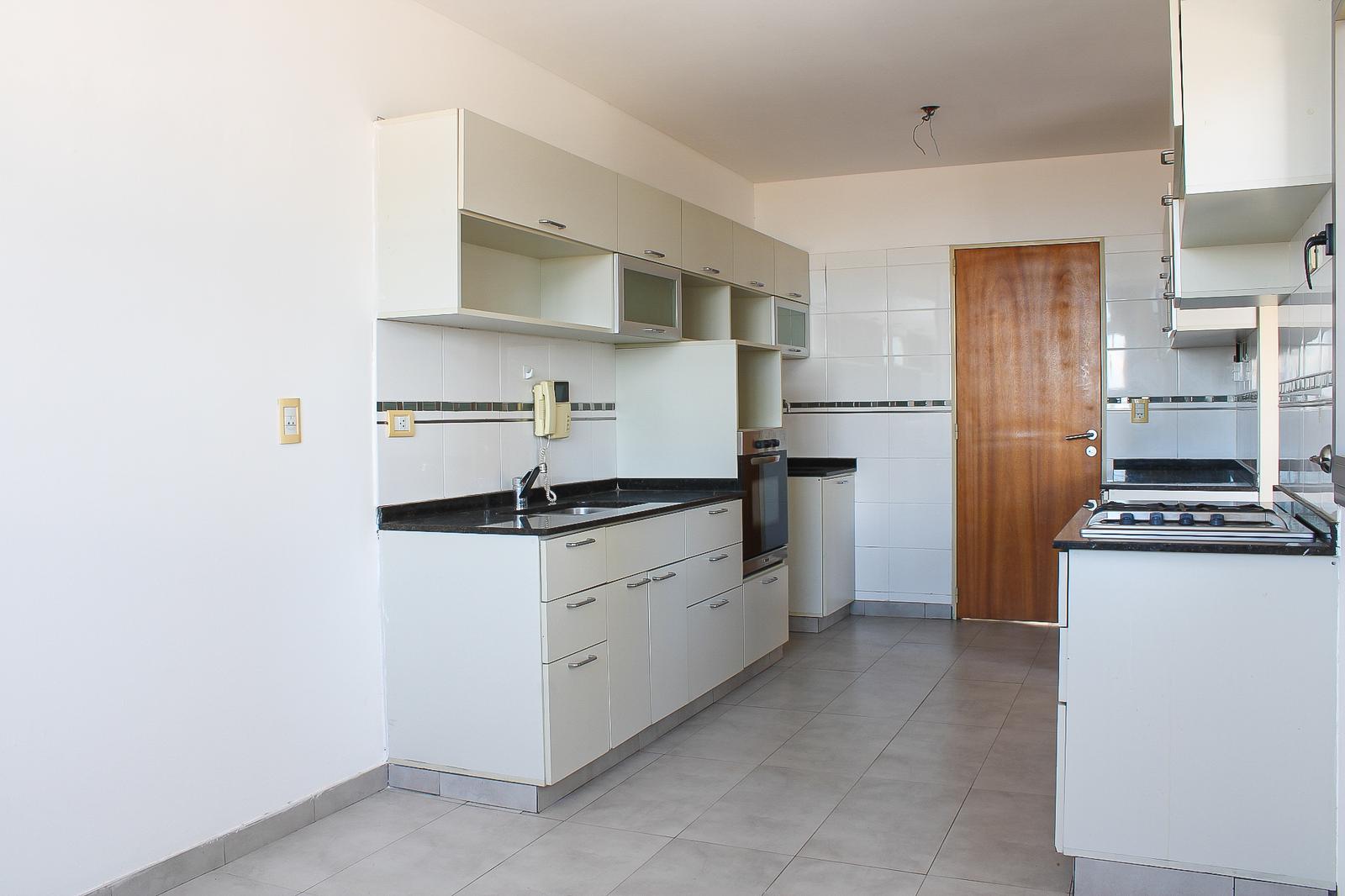 San Martin 370 Piso 4 Departamento 4