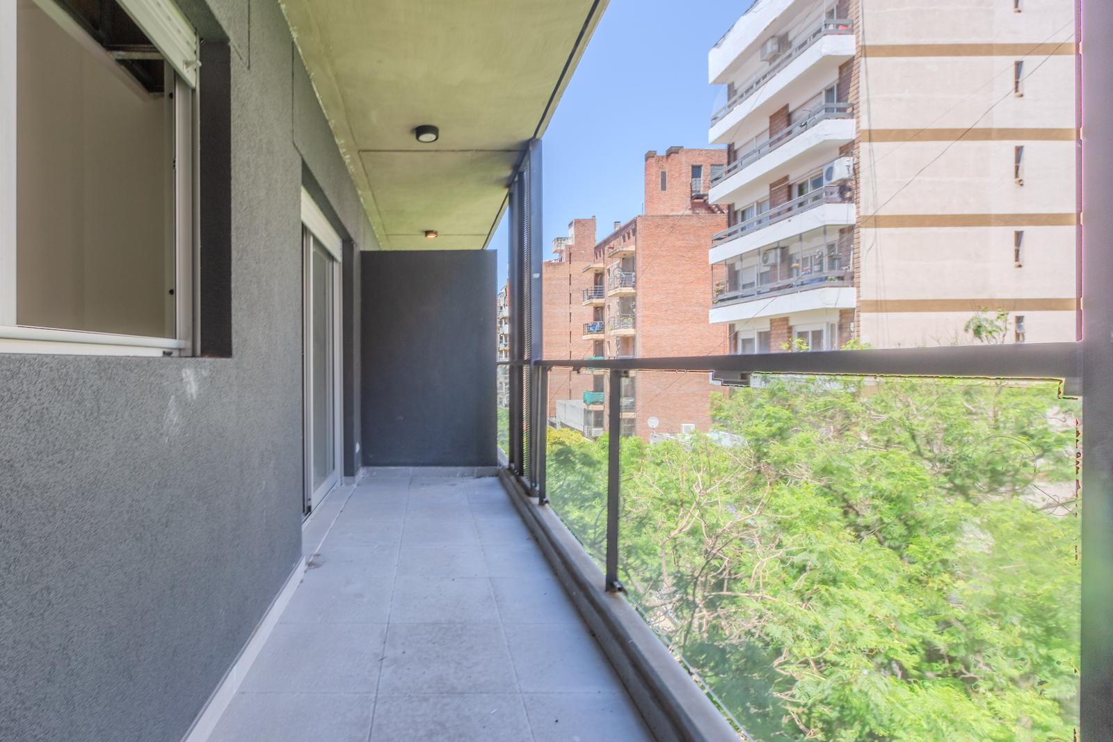 Alem 1597 Piso 8 – 2 Dormitorios Suite Balcon Aterrazado