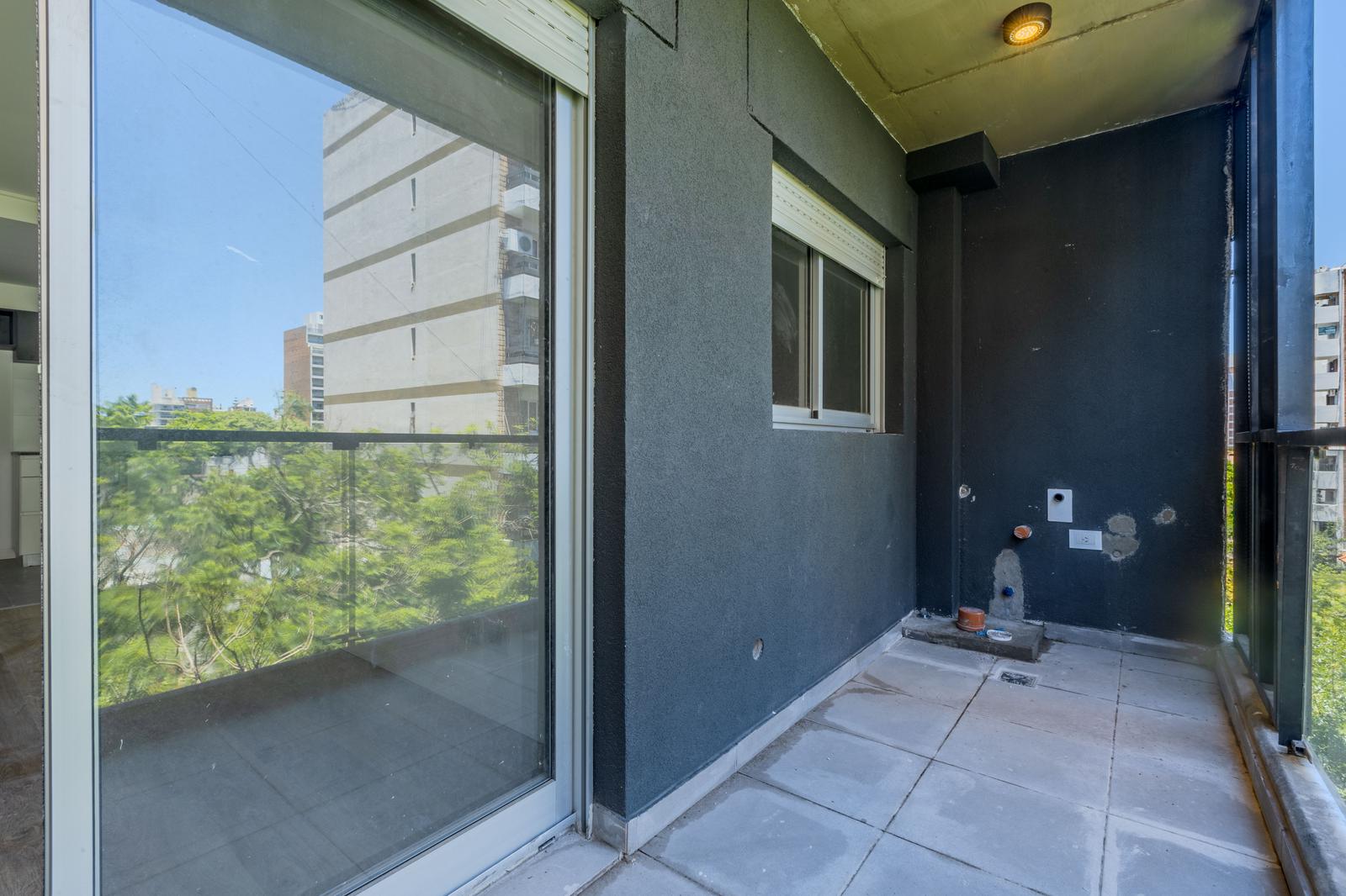 Alem 1597 Piso 8 – 2 Dormitorios Suite Balcon Aterrazado
