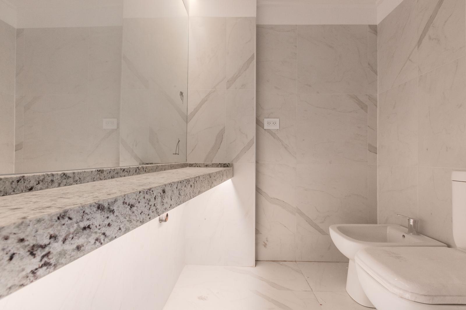 Alem 1597 Piso 8 – 2 Dormitorios Suite Balcon Aterrazado